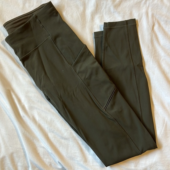 Lululemon Wunder Train Tight with Pockets 28" - Picture 2 of 5